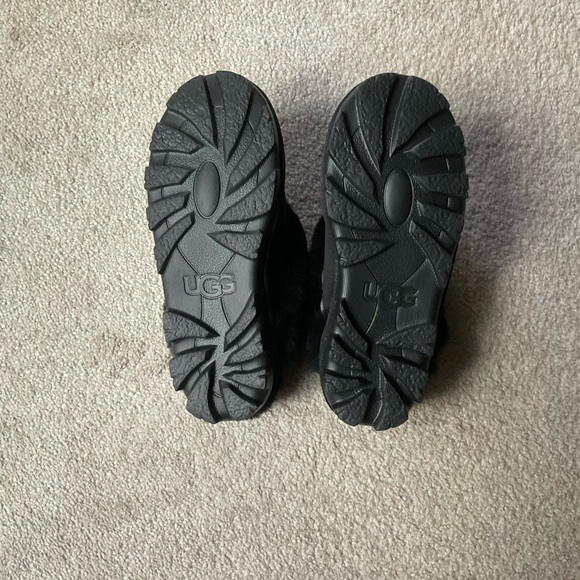 UGG Coquette Shearling Lined Slipper (Women) - Never worn - Picture 3 of 6